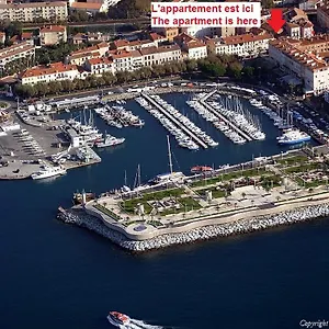 2 Neuf Sur Le Port à Coté De La , Saint-Raphaël France